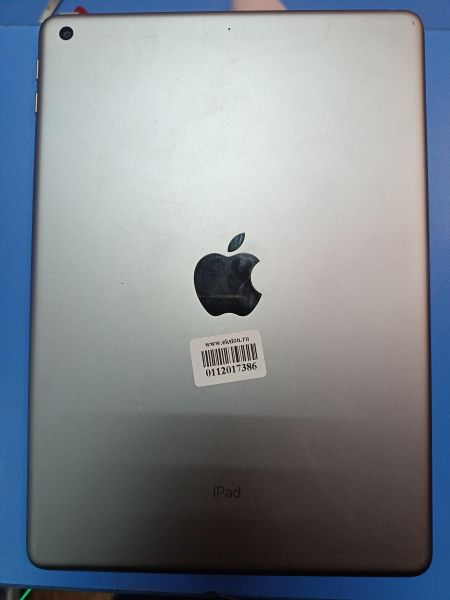 планшет Apple iPad 5 2017 32GB (A1822) (без SIM) в Иркутск