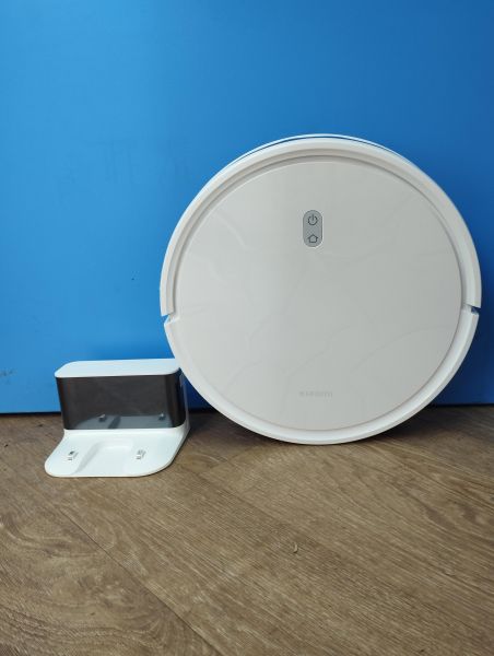 Купить Xiaomi Mi Robot Vacuum E10 (B112) с СЗУ в Иркутск за 7249 руб.