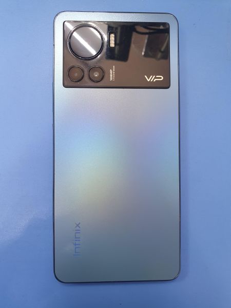 Купить Infinix Note 12 VIP 8/256GB (X672) Duos в Иркутск за 8350 руб.