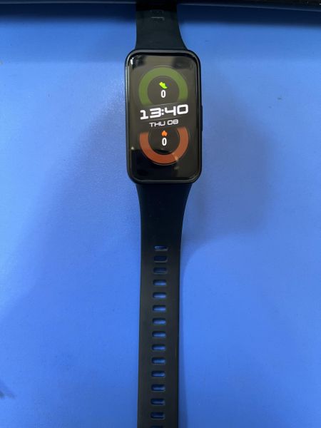 Купить Huawei Band 8 (ASK-B19) с СЗУ в Иркутск за 1000 руб.
