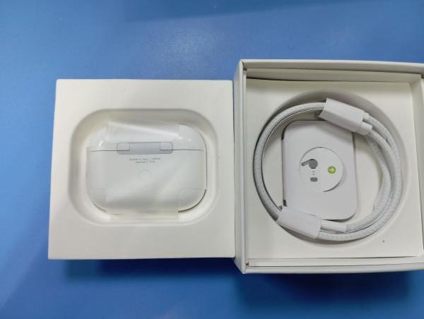 Купить Реплика Apple AirPods Pro 2  (A2931, A2698, A2699, A3047, A3048, A3049) в Иркутск за 900 руб.