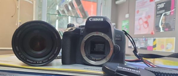 Купить Canon EOS 850D kit с СЗУ в Иркутск за 49000 руб.