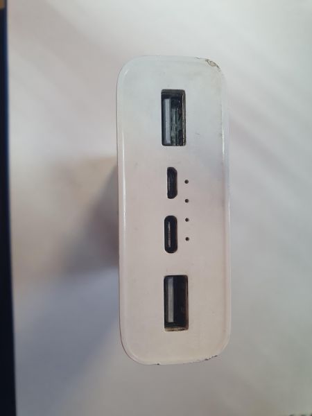 Купить Xiaomi Mi Power Bank 3 20000 (PLM18ZM) (20000 mAh) в Иркутск за 600 руб.