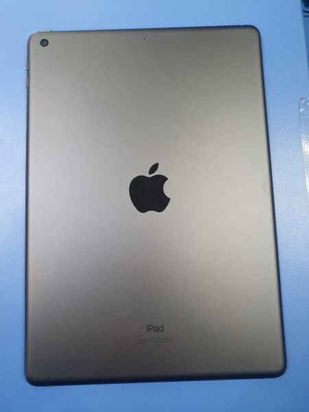 Купить Apple iPad 9 2021 64GB (A2602 MK2K3/MK2L3/MK2L3LL) (без SIM) в Иркутск за 17400 руб.