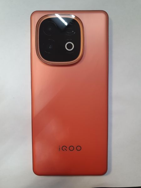Купить iQOO Z10 Turbo Pro 12/256GB (V2453A) Duos в Иркутск за 17900 руб.