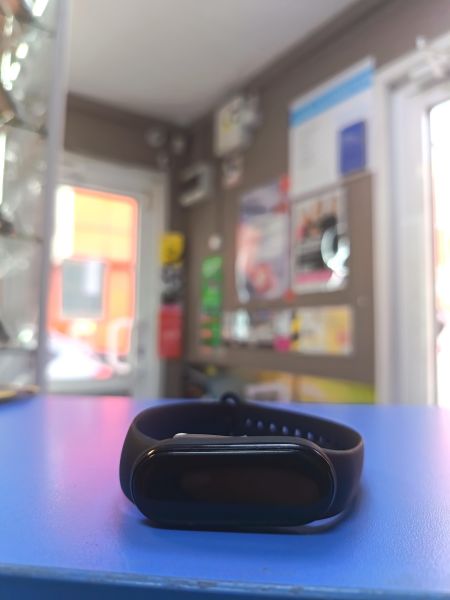 Купить Xiaomi Mi Smart Band 5 (XMSH10HM) c СЗУ в Иркутск за 800 руб.