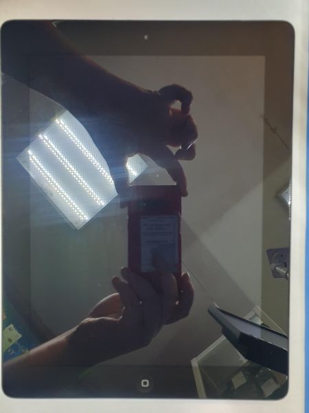 Купить Apple iPad 2 2011 16GB (A1396 MC773-993) (с SIM, с СЗУ) в Иркутск за 1700 руб.