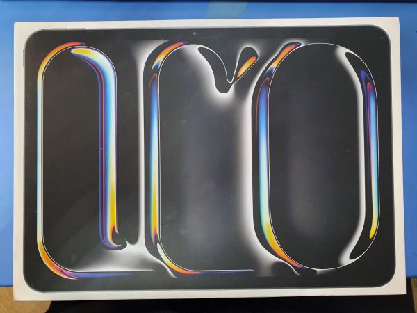 Купить Apple iPad Pro 7 2024 M4 256GB (A2836) (без SIM) в Иркутск за 62200 руб.