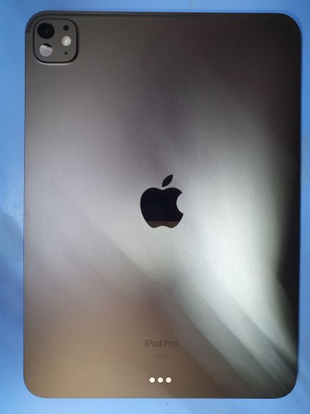 Купить Apple iPad Pro 7 2024 M4 256GB (A2836) (без SIM) в Иркутск за 62200 руб.