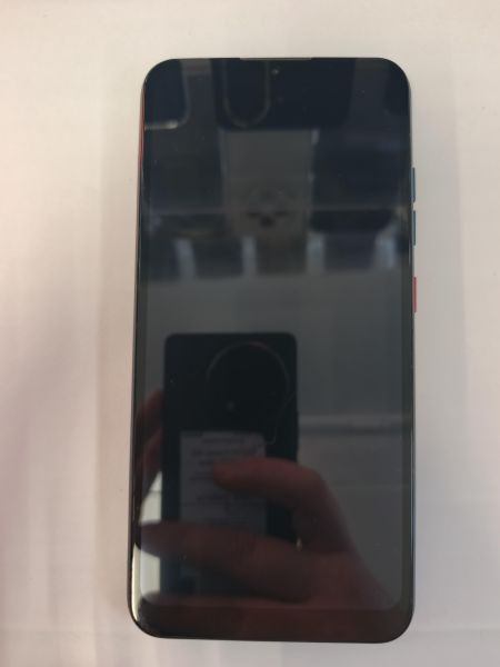 Купить ZTE Blade V10 Vita 2/32GB Duos в Иркутск за 2800 руб.