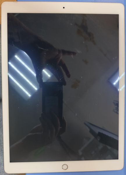 Купить Apple iPad Pro 1 2015 128GB (A1584) (без SIM) в Иркутск за 13900 руб.