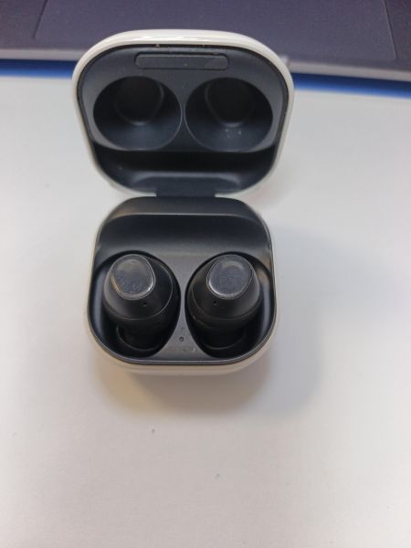 беспроводные наушники Samsung Galaxy Buds FE (SM-R400N) в Иркутск