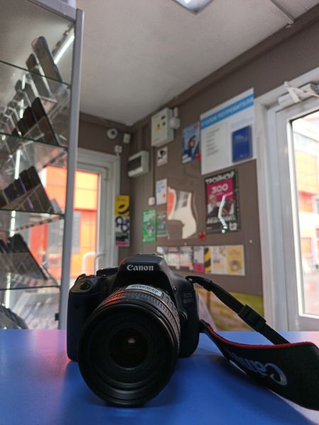 фотоаппарат Canon EOS 600D (DS126311) body с СЗУ в Иркутск