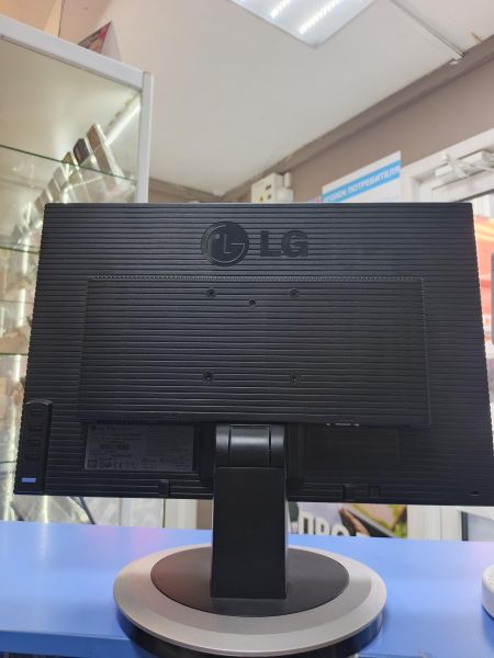 монитор LG Flatron L194WS (L194WS-SF) в Иркутск