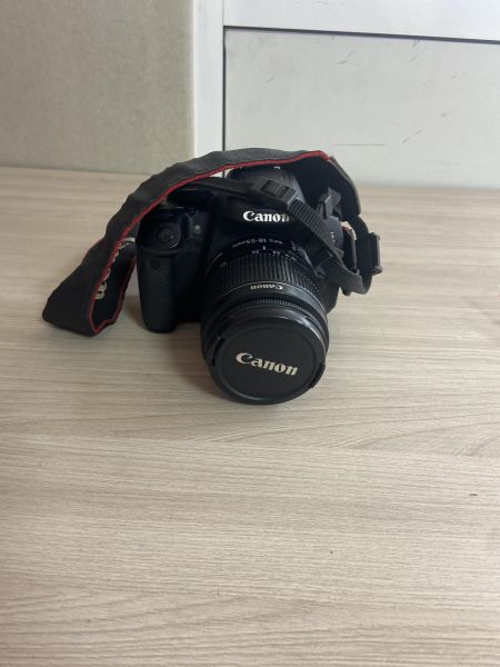 Купить Canon EOS 650D kit (DS126371) с СЗУ в Иркутск за 16549 руб.