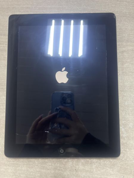 Купить Apple iPad 4 2012 32GB (A1460 MD522-527) (с SIM) в Иркутск за 2049 руб.