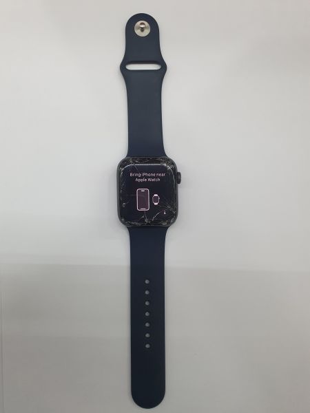 Купить Apple Watch SE 44mm (A2352) с СЗУ в Иркутск за 3900 руб.