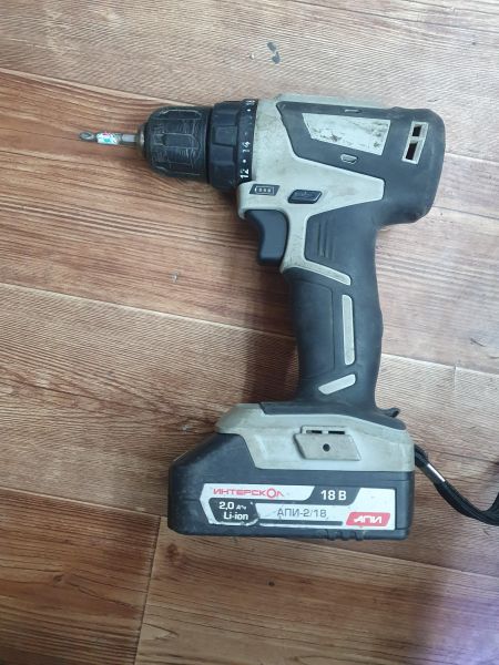 Купить Интерскол ДА-10/18В с СЗУ в Иркутск за 3100 руб.