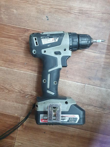 Купить Интерскол ДА-10/18В с СЗУ в Иркутск за 3100 руб.