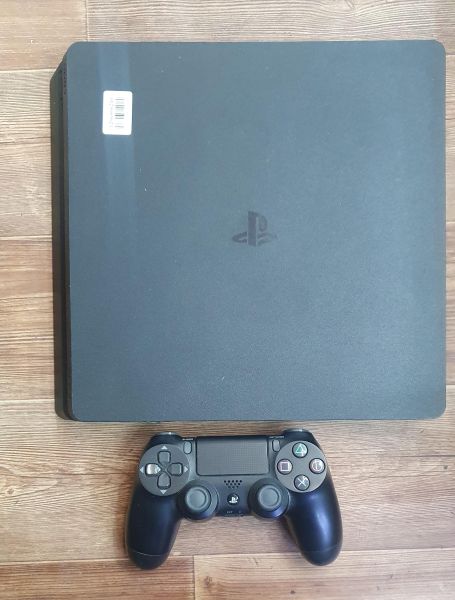 Купить Sony PlayStation 4 Slim 1TB (CUH-2208B) в Иркутск за 16300 руб.