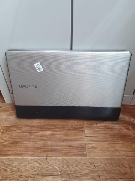 Купить Samsung NP305E7A-S01RU (HD 6620G, RAM 6GB) в Иркутск за 2600 руб.