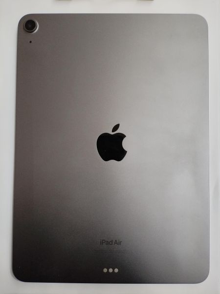 планшет Apple iPad Air 5 2022 64GB (A2588) (без SIM) в Иркутск