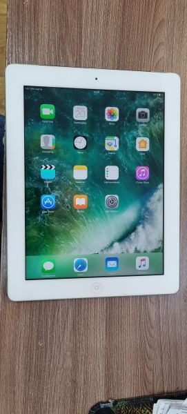 Купить Apple iPad 4 2012 64GB (A1460 MD522-527) (с SIM) в Иркутск за 3899 руб.