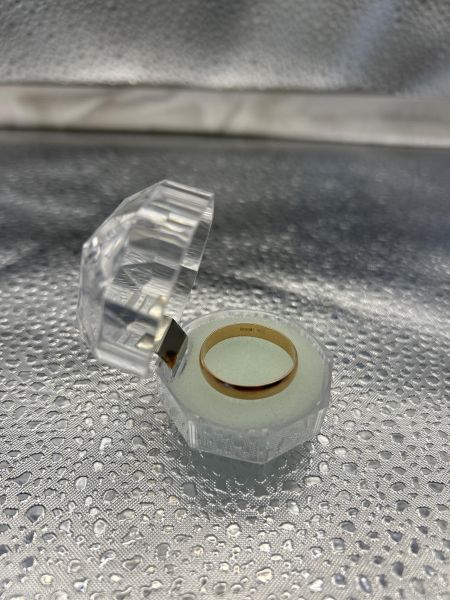 Купить Кольцо золото 585 2,20g, вес изделия 2.2g, размер 23 в Иркутск за 11600 руб.