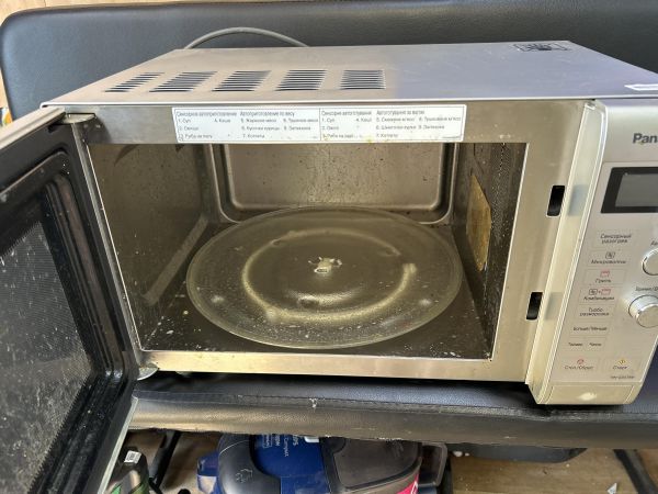 Купить Panasonic NN-GD576M в Иркутск за 4200 руб.