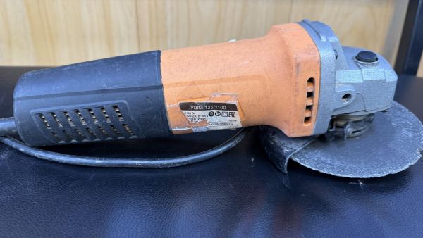 шлифмашина угловая сетевая ВИХРЬ УШМ-125/1100 в Иркутск