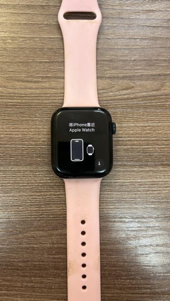Купить Apple Watch SE 2 44mm (A2723) с СЗУ в Иркутск за 8300 руб.