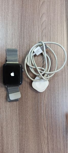 Купить Apple Watch Series 3 42mm (A1859) с СЗУ в Иркутск за 2700 руб.