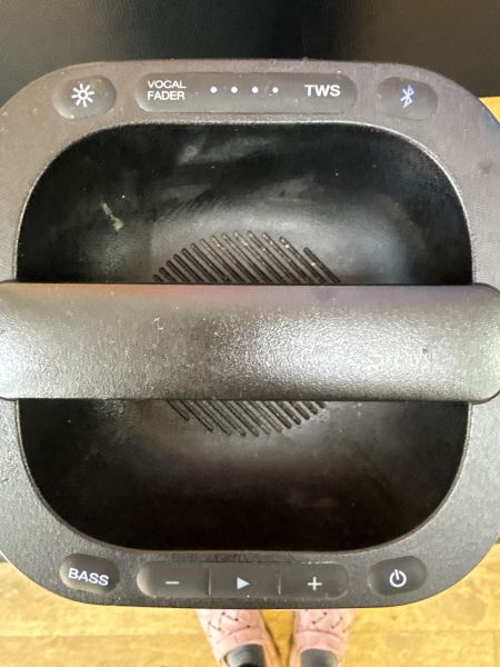 Купить Hisense Party Rocket 160 в Иркутск за 4900 руб.