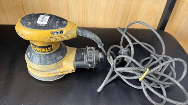 Купить DeWALT D26453 в Иркутск за 2200 руб.