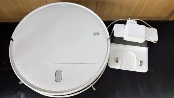 Купить Xiaomi Mi Robot Vacuum-Mop Essential (MJSTG1) с СЗУ в Иркутск за 1800 руб.