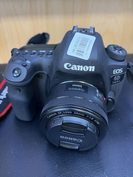 фотоаппарат Canon EOS 6D Mark II kit (DS126631) с СЗУ в Иркутск