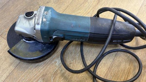 шлифмашина угловая сетевая Makita GA5030 в Иркутск
