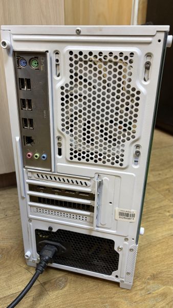 системный блок Сборка Xeon E5-2650 v2, RX 560, RAM 8 GB, SSD 512 GB + HDD 320 GB в Иркутск