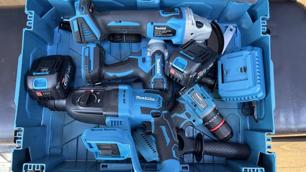 набор инструментов Реплика Makita (УШМ, Гайковёрт, Перфоратор, Шуруповёрт) с СЗУ в Иркутск