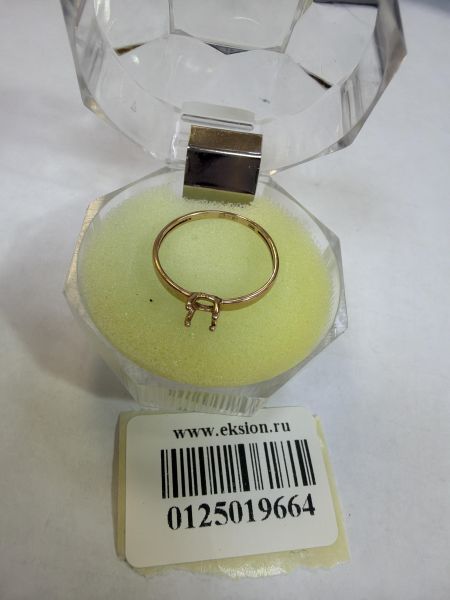 золотые кольца Кольцо золото 585 0,94g, вес изделия 0.94g, размер 16 в Иркутск
