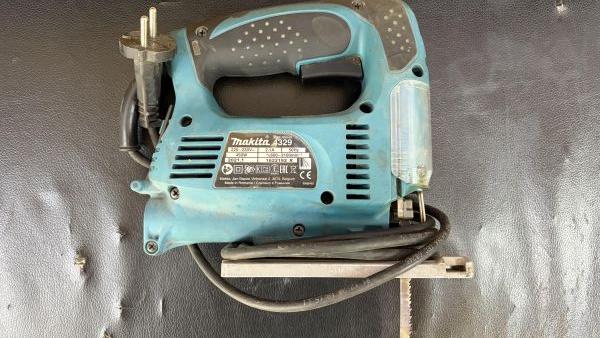 электролобзик Makita 4329 в Иркутск