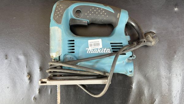 электролобзик Makita 4329 в Иркутск