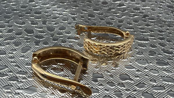 золотые серьги Серьги золото 585 1,50g, вес изделия 1.5g в Иркутск