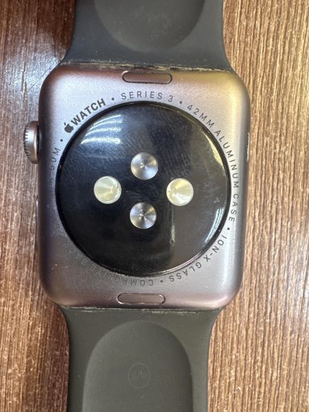 умные часы и браслеты Apple Watch Series 3 42mm (A1859) с СЗУ в Иркутск