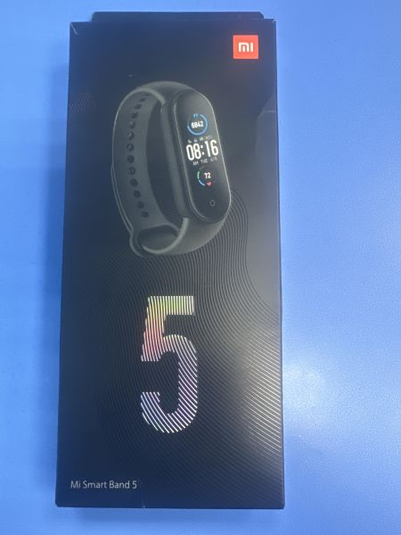 Купить Xiaomi Mi Smart Band 5 (XMSH10HM) c СЗУ в Иркутск за 400 руб.