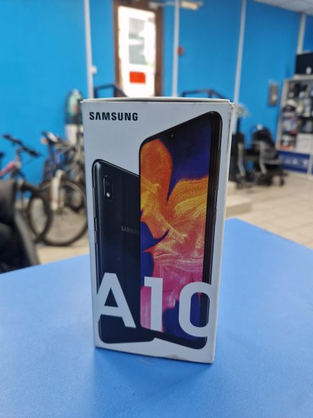 Купить Samsung Galaxy A10 2019 2/32GB (A105F) Duos в Иркутск за 2599 руб.