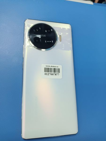 Купить TECNO Spark 20 Pro+ 8/256GB (KJ7) Duos в Иркутск за 10949 руб.