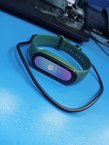 Купить Xiaomi Mi Smart Band 6 (XMSH15HM) с СЗУ в Иркутск за 400 руб.