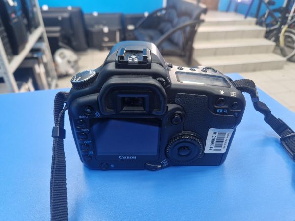 Купить Canon EOS 30D (DS126131) body с СЗУ в Иркутск за 2350 руб.