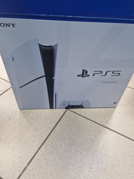 Купить Sony PlayStation 5 Slim 1TB (CFI-2000, с дисководом) в Иркутск за 38850 руб.